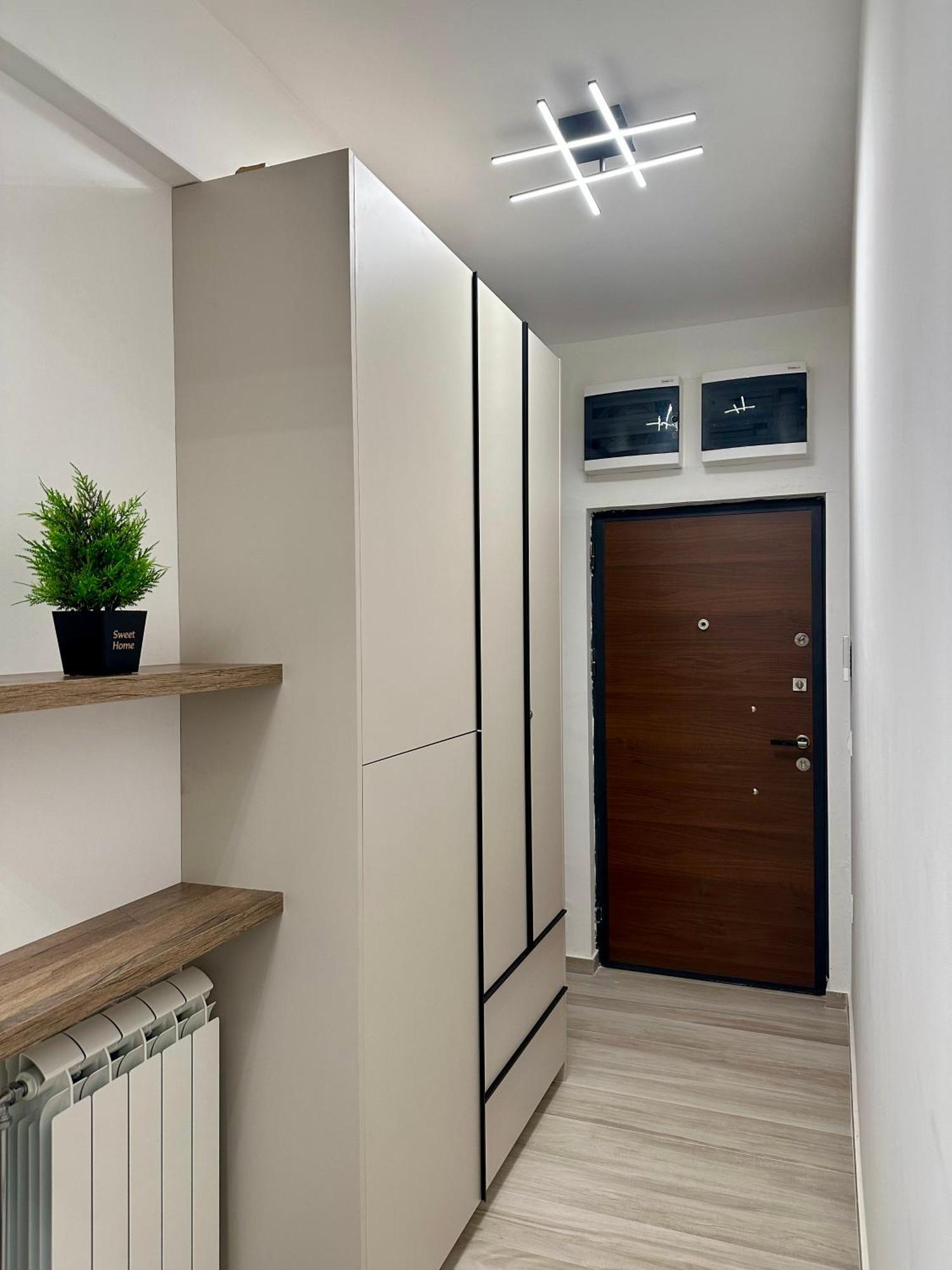 סקופיה Downtown Riverside Apartments מראה חיצוני תמונה