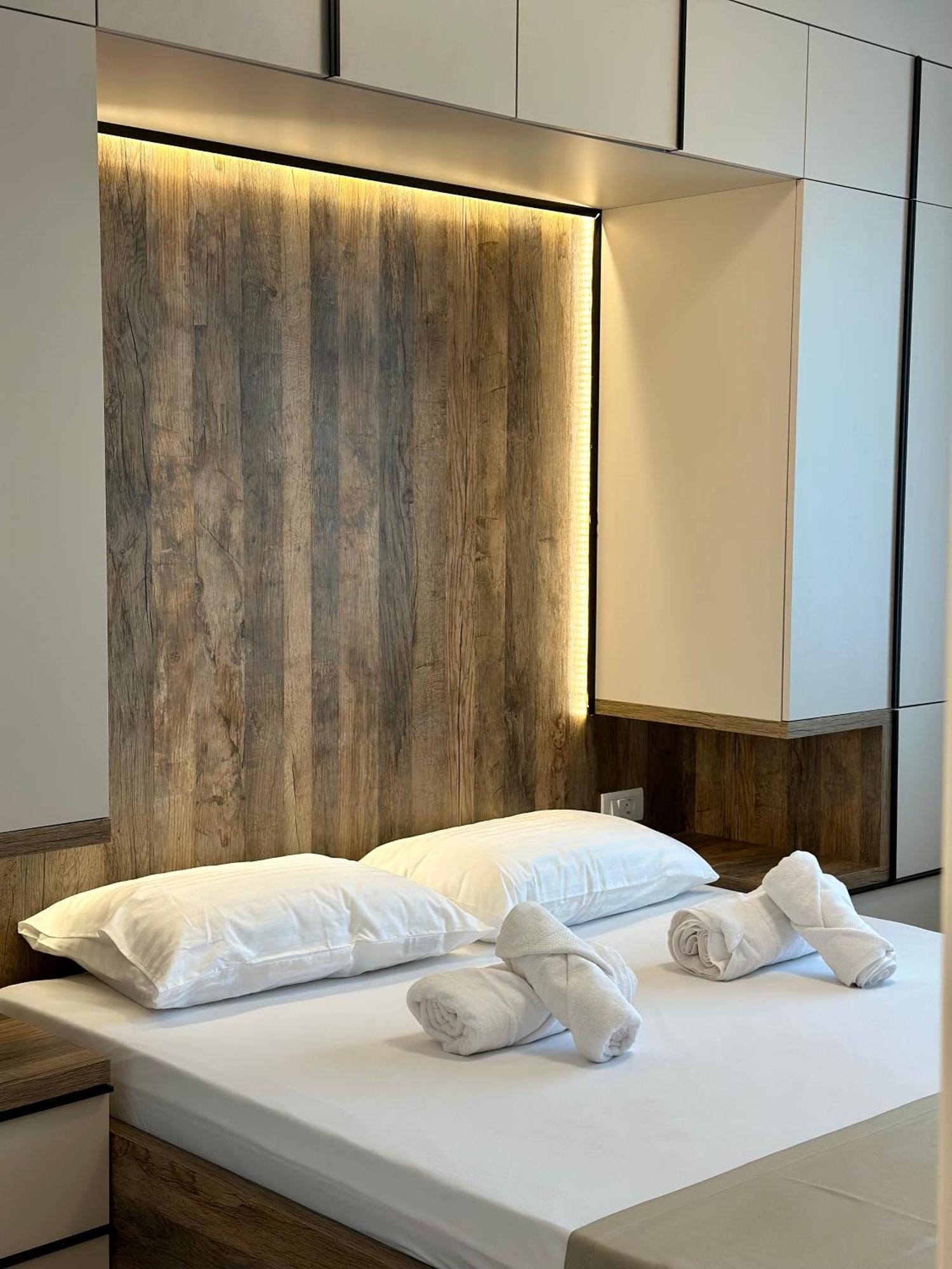 סקופיה Downtown Riverside Apartments מראה חיצוני תמונה