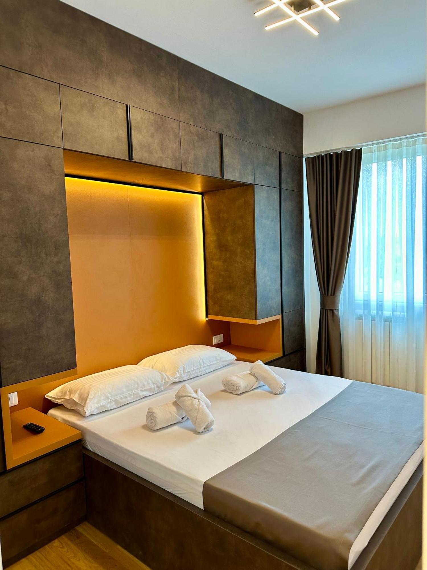 סקופיה Downtown Riverside Apartments מראה חיצוני תמונה
