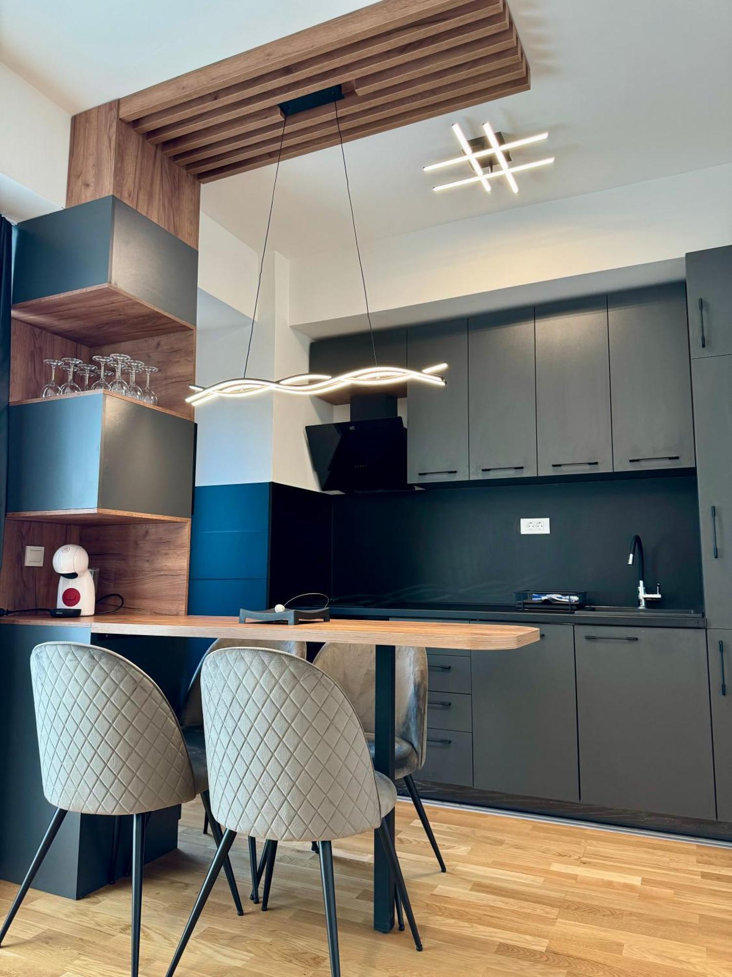 סקופיה Downtown Riverside Apartments מראה חיצוני תמונה