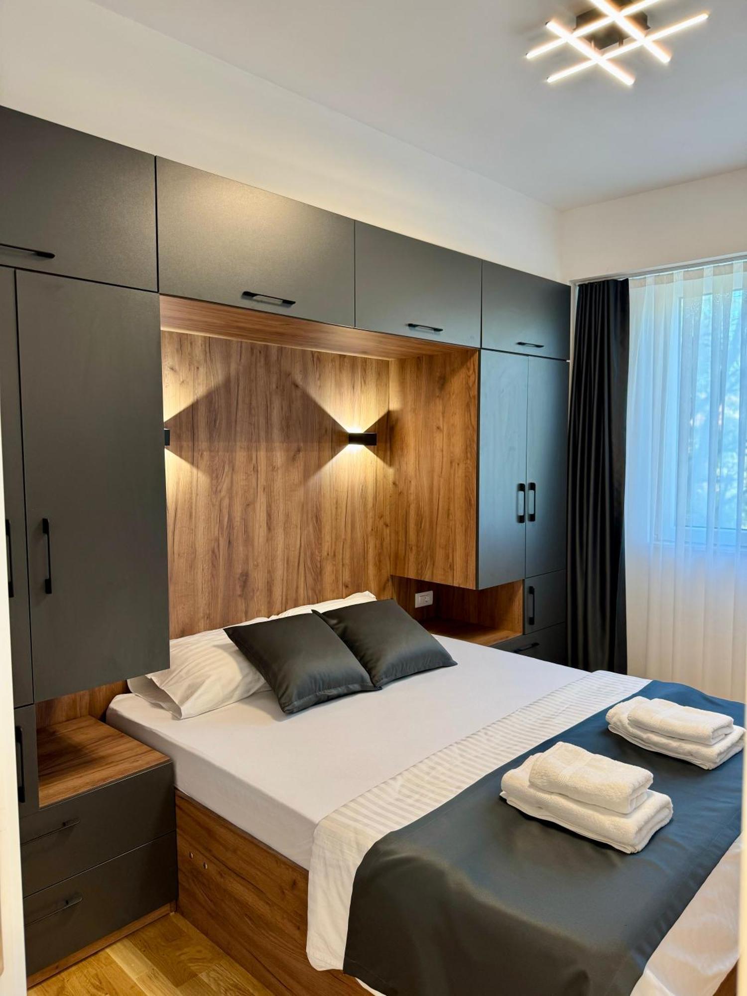 סקופיה Downtown Riverside Apartments מראה חיצוני תמונה