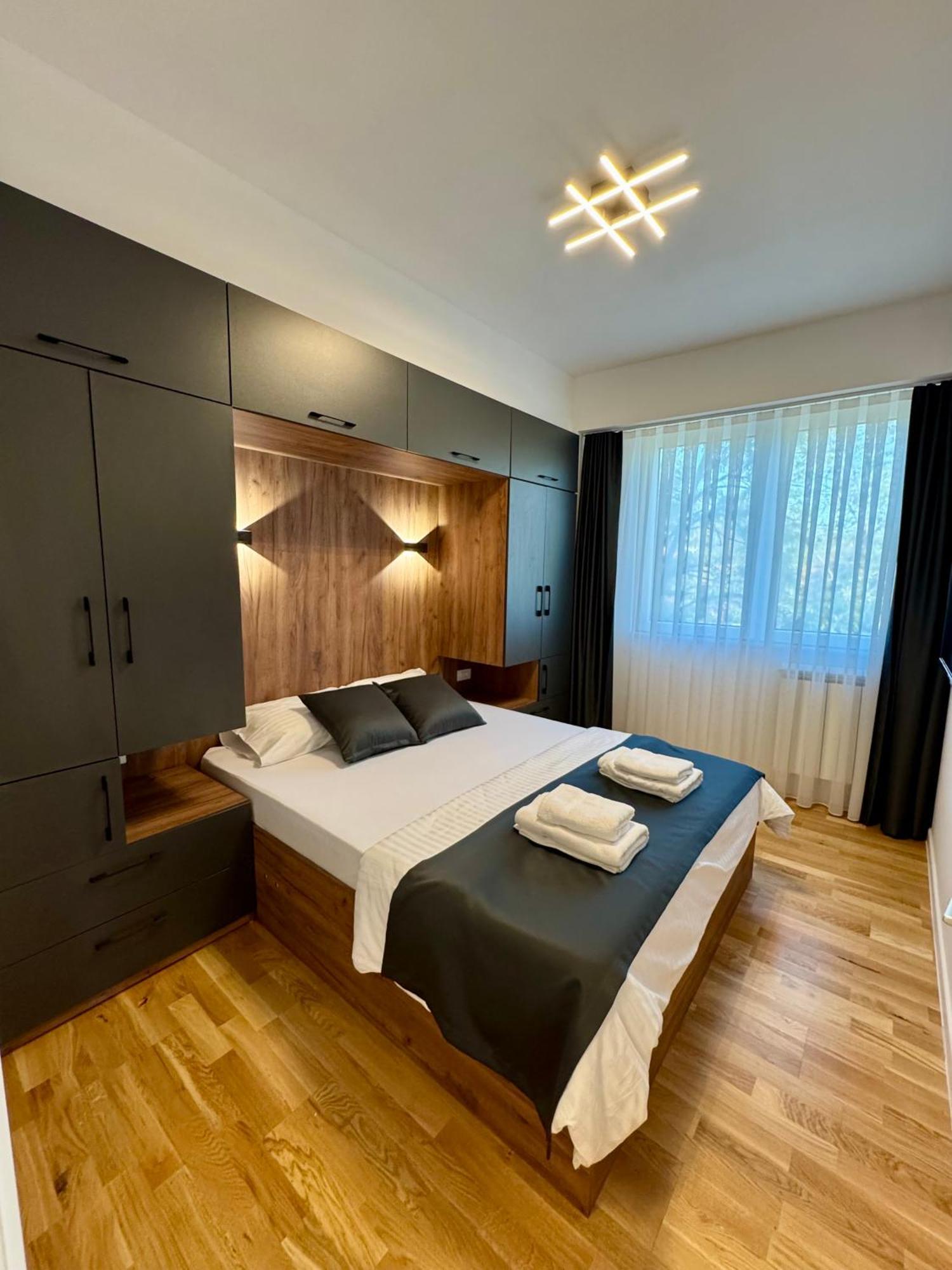 סקופיה Downtown Riverside Apartments מראה חיצוני תמונה