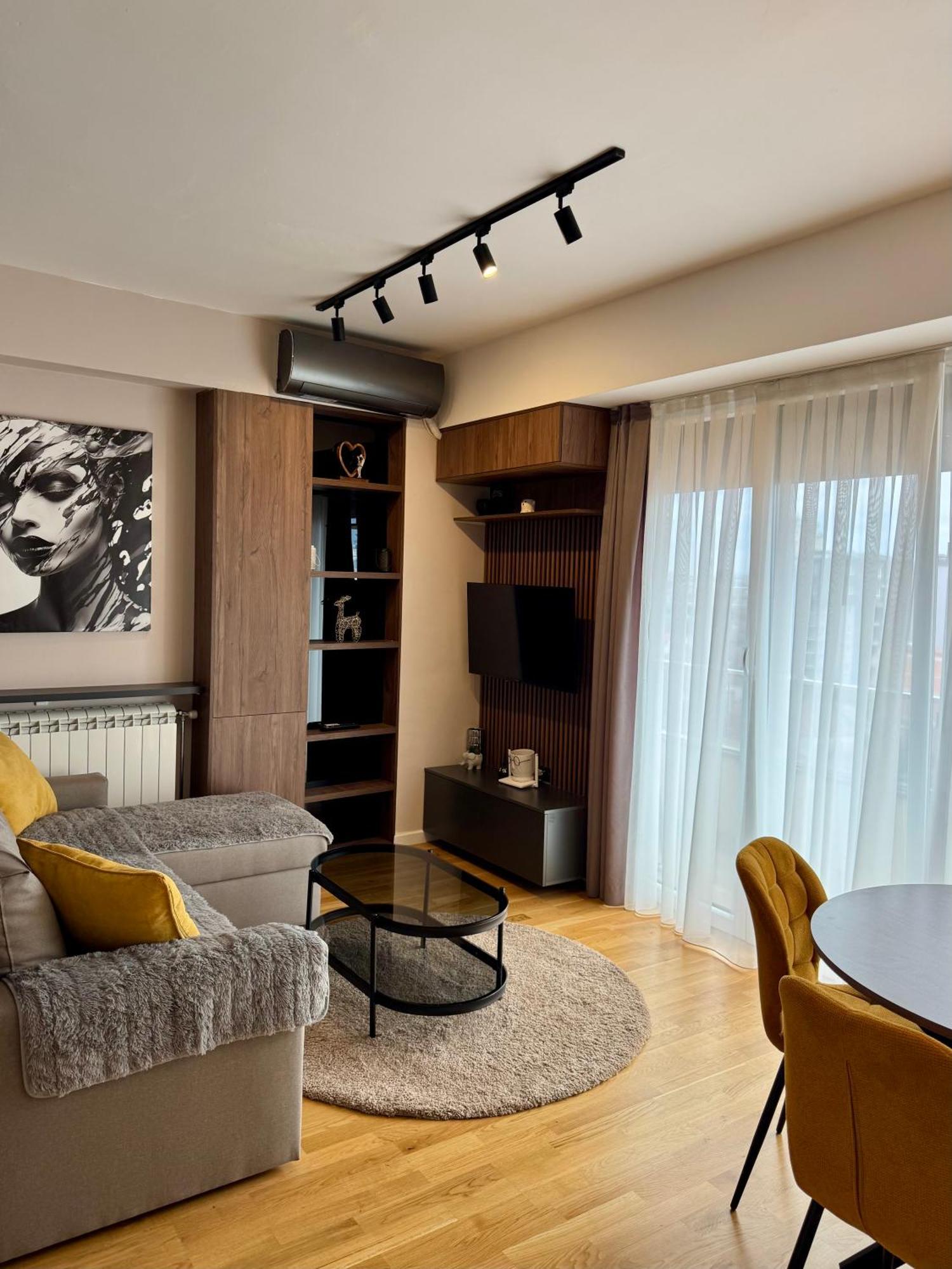סקופיה Downtown Riverside Apartments מראה חיצוני תמונה
