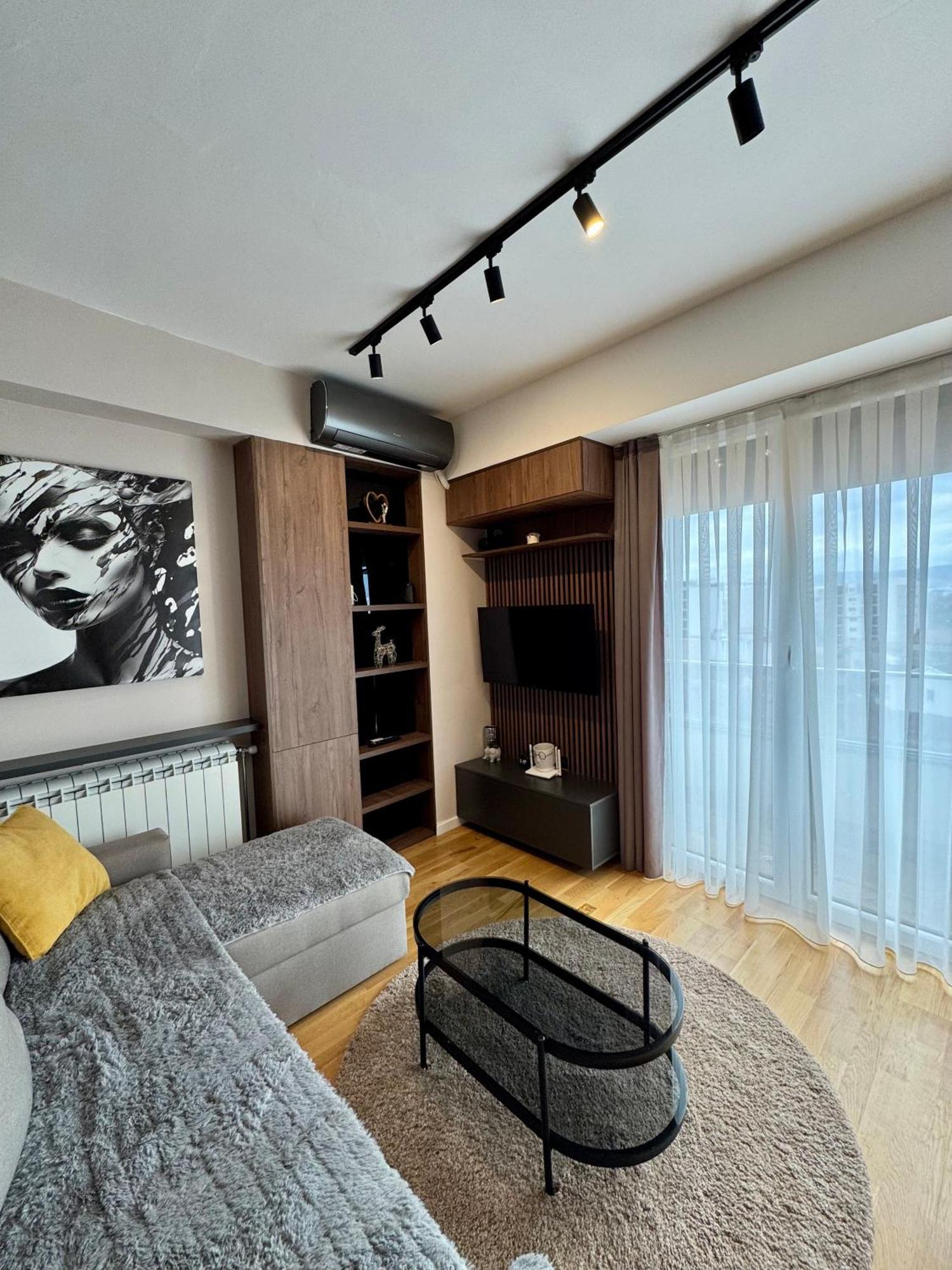 סקופיה Downtown Riverside Apartments מראה חיצוני תמונה