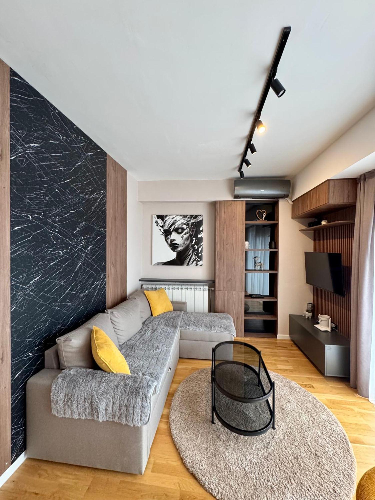 סקופיה Downtown Riverside Apartments מראה חיצוני תמונה