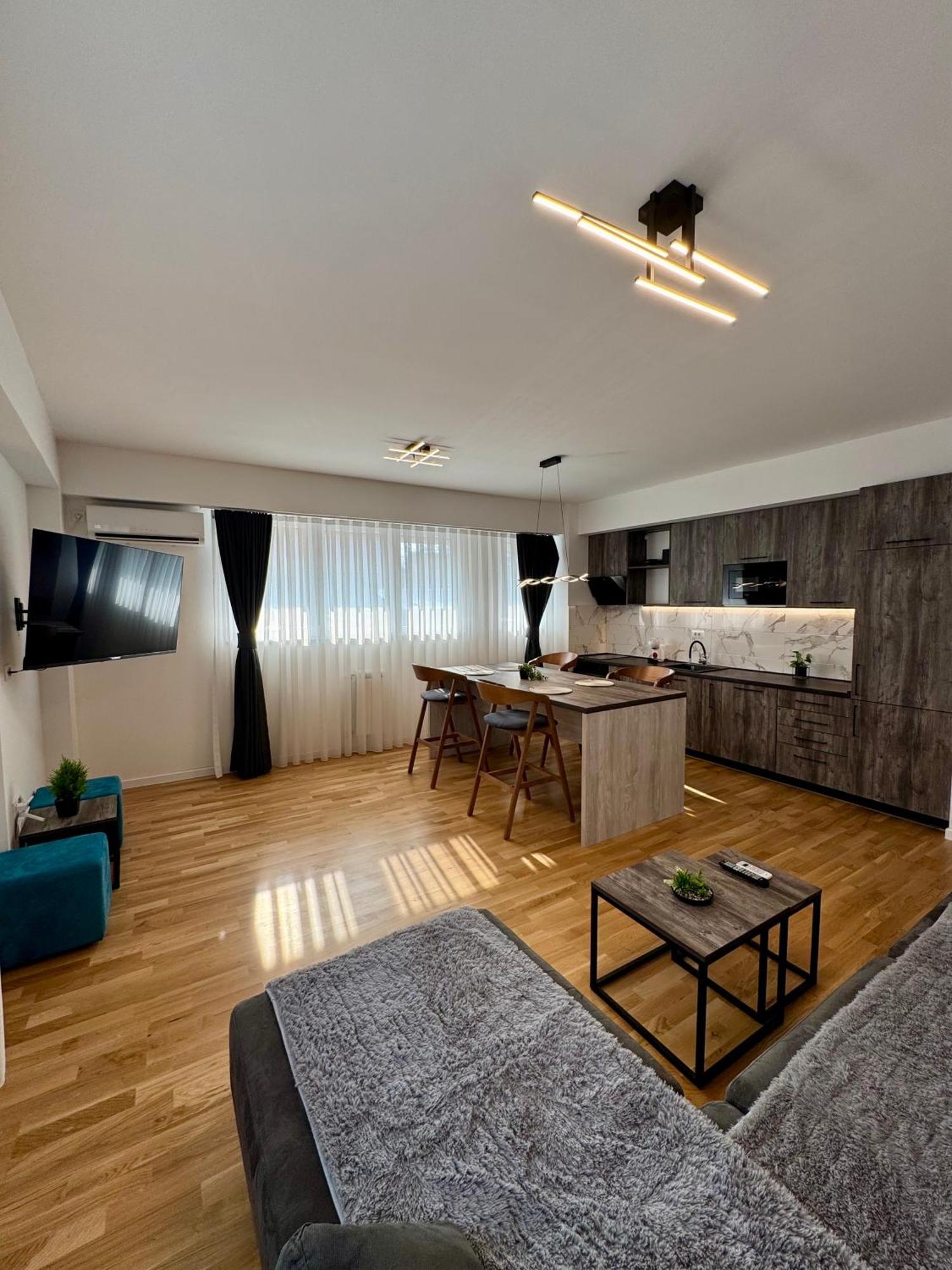 סקופיה Downtown Riverside Apartments מראה חיצוני תמונה