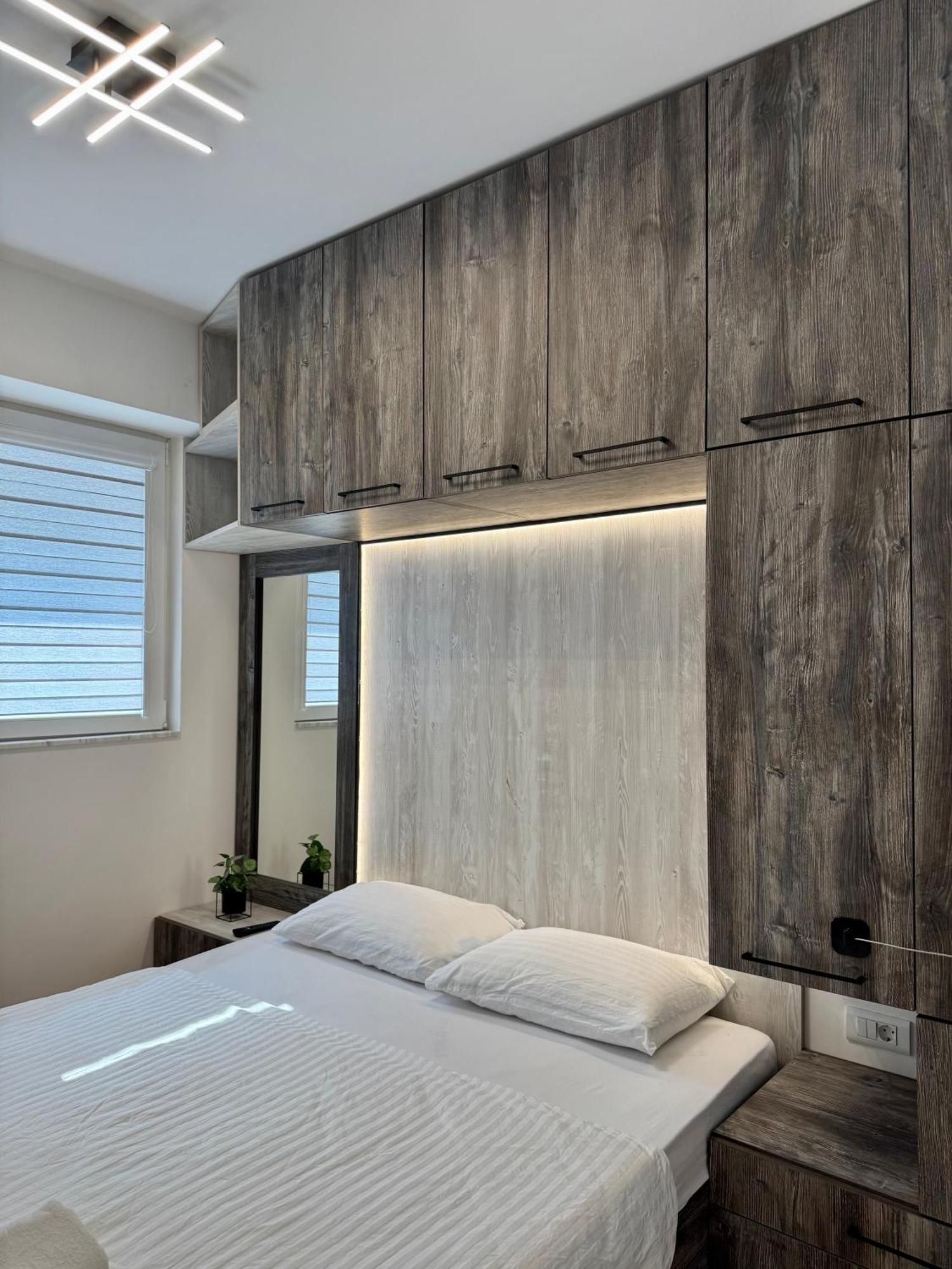 סקופיה Downtown Riverside Apartments מראה חיצוני תמונה