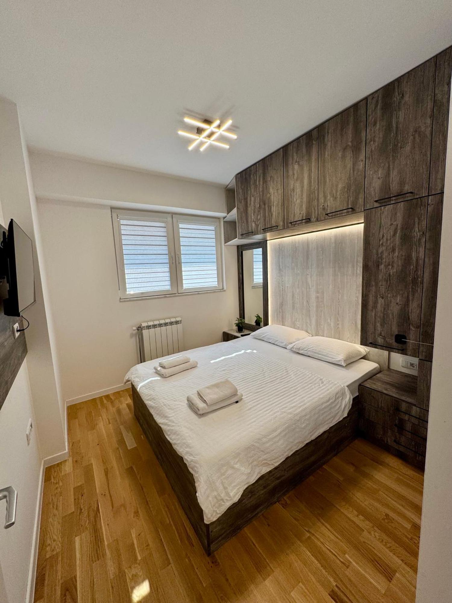 סקופיה Downtown Riverside Apartments מראה חיצוני תמונה
