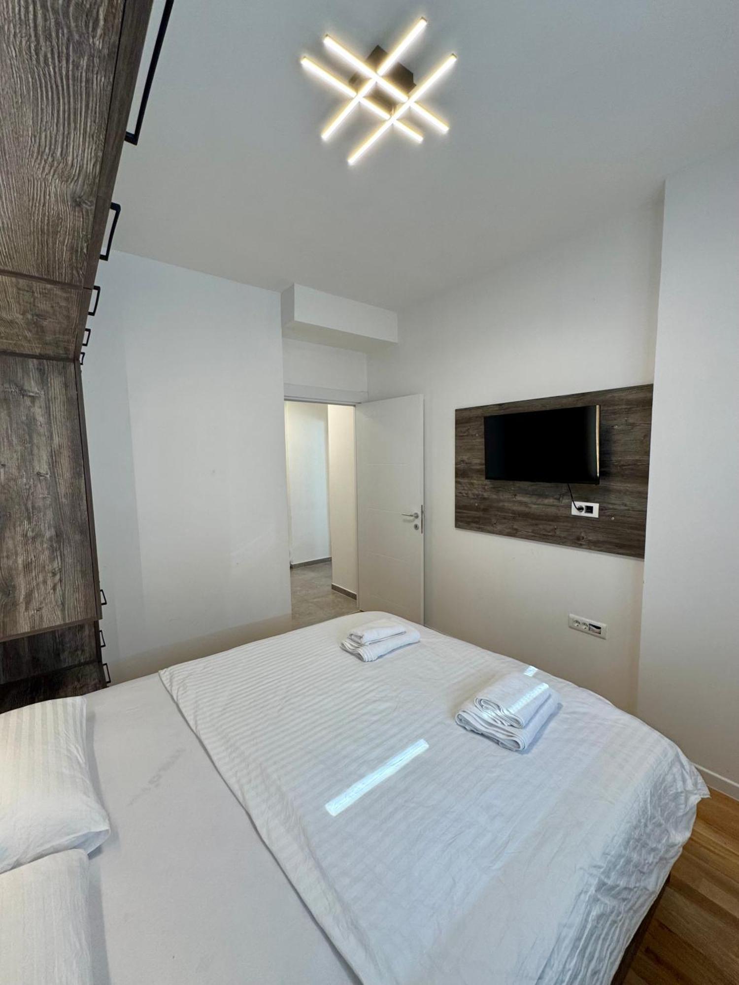 סקופיה Downtown Riverside Apartments מראה חיצוני תמונה